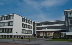 Read more about the article Prix du master privé au Maroc : Les nouveautés et tendances 2025